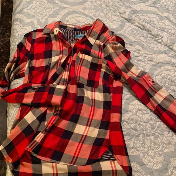 Buttons, Ladie’s checkered top, size small - Picture 3 of 7